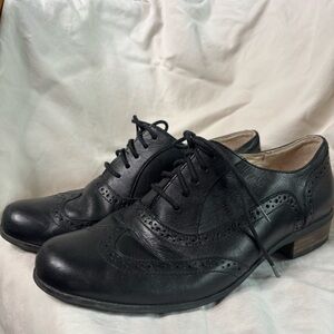 Classic Comfort | Clark’s Black Leather Oxford Shoes | Size 6 UK